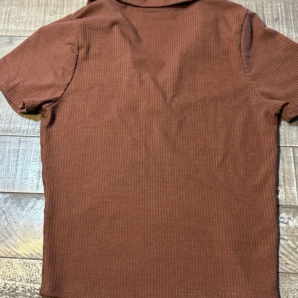 "Brown Crop Top - Women's Size Small, Short Sleeve, Unbranded Chic" - Picture 5 of 6